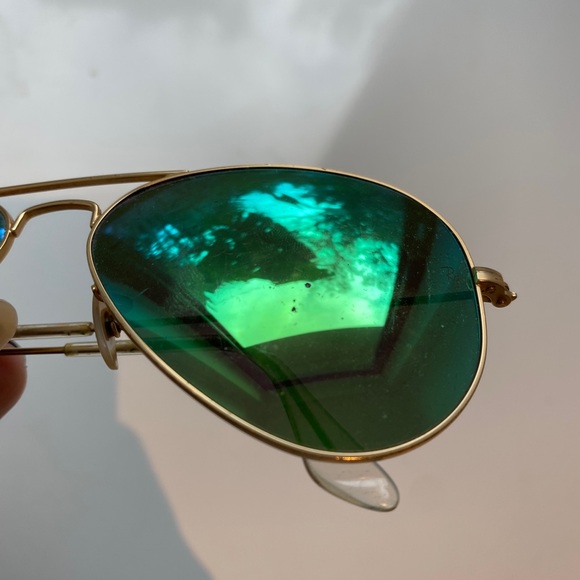 RAY BAN GREEN MIRRORED AVIATORS